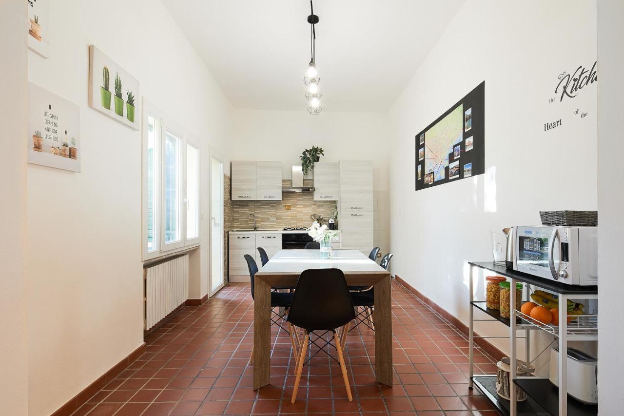 Апартаменты ✦ Garden House In Centro - Free Parking ✦ Ливорно Экстерьер фото