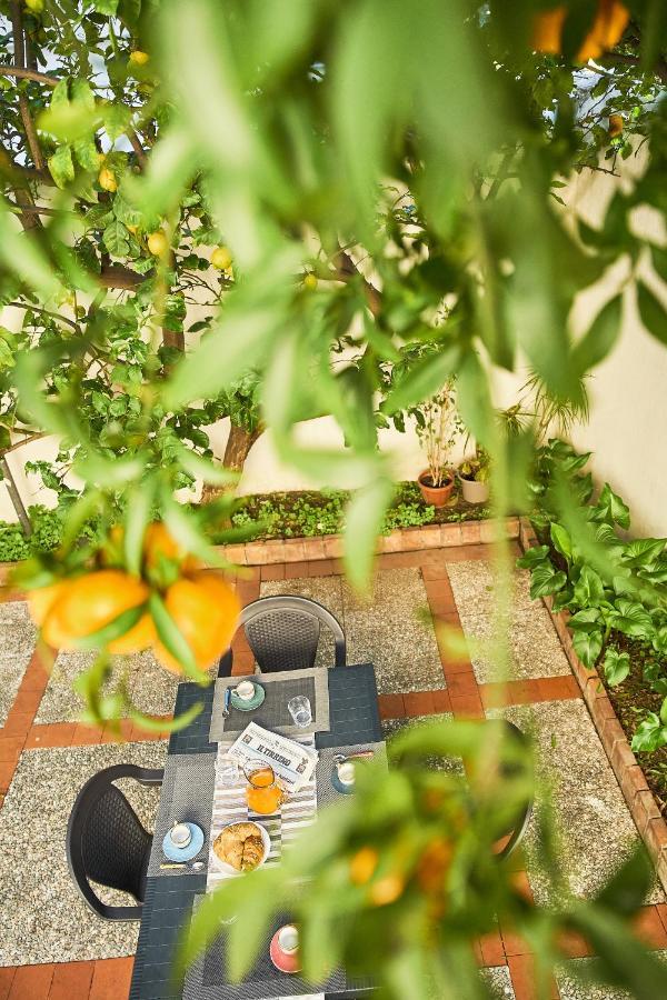 Апартаменты ✦ Garden House In Centro - Free Parking ✦ Ливорно Экстерьер фото